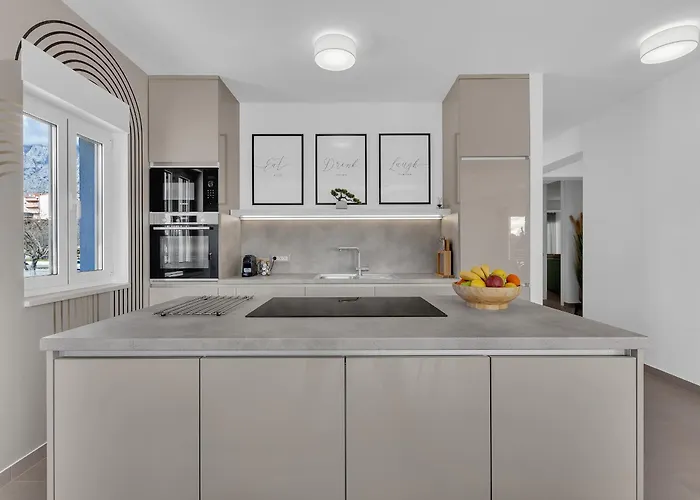 Luxury Nugal- Heated Pool Makarska