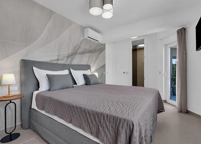 Luxury Nugal- Heated Pool Makarska