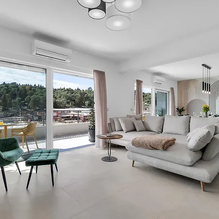 Daire Luxury Nugal- Heated Pool Makarska