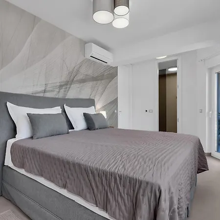 Luxury Nugal- Heated Pool Makarska