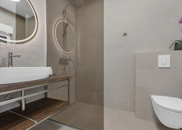 Luxury Nugal- Heated Pool Макарська