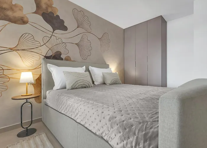 Luxury Nugal- Heated Pool Макарська