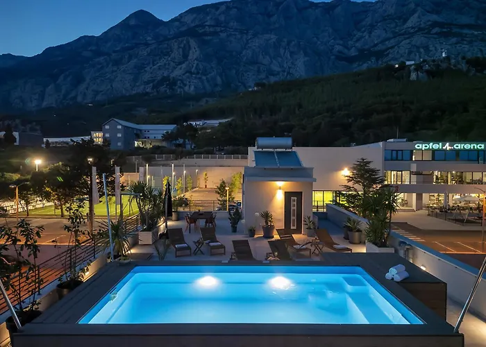 Luxury Nugal- Heated Pool Макарська